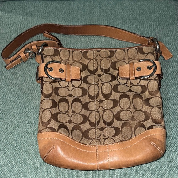 Coach Handbags - Coach Signature Canvas Shoulder Bag Purse 🔥